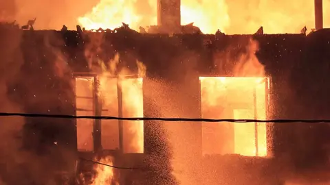 Incendia la casa de su novia en Sevilla despu&eacute;s de amenazarla por WhatsApp: "Hoy arde tu piso"