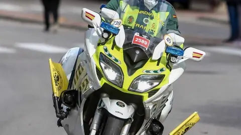 Muere un Guardia Civil en un tremendo accidente de moto en Camas