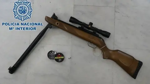 Dispara a los vecinos en Motril con una escopeta de perdigones