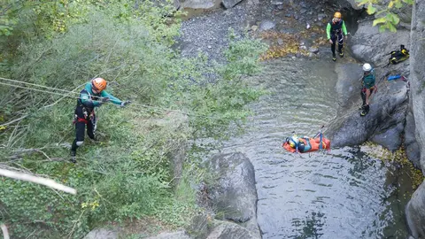 Una mujer ha sido rescatada mientras hac&iacute;a barranquismo