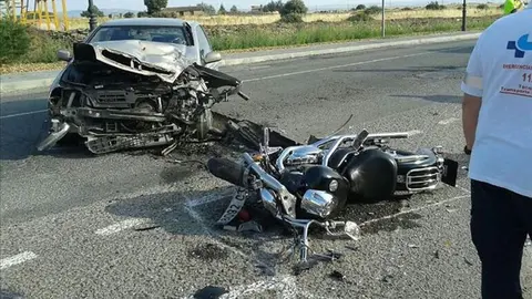 Un hombre ha muerto en un brutal accidente de tr&aacute;fico en Hornachuelos
