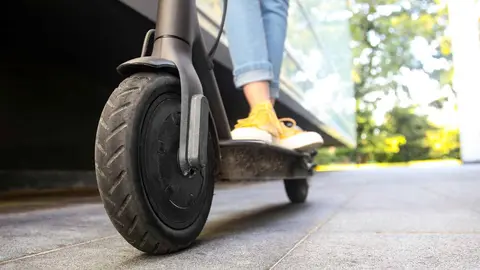 Un patinete el&eacute;ctrico