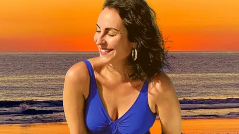 Ana Mil&aacute;n enamorada de las m&aacute;gicas puestas de sol en Ca&ntilde;os de Meca