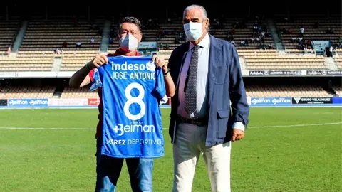 El Xerez Deportivo FC homenajea a Jos&eacute; Antonio Garrido