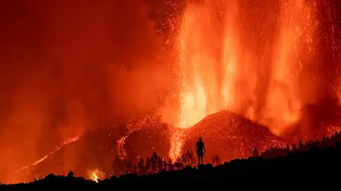 Cuatro terremotos atemorizan a la poblaci&oacute;n de La Palma en plena erupci&oacute;n volc&aacute;nica