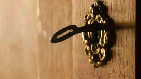 Un hombre se ha escondido en un armario para evitar ser detenido en Purchena