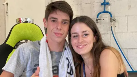 Dean Berta Vi&ntilde;ales y su pareja, Rebecca Ortola