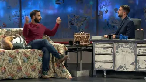 Este es el regalo de David Broncano a Dani Rovira en La resistencia que dejo a todos locos