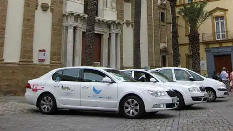 Requisitos para conducir un taxi en C&aacute;diz