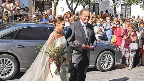 Las primeras y mejores fotos de la boda de Claudia Osborne, hija de Bert&iacute;n Osborne en Jerez
