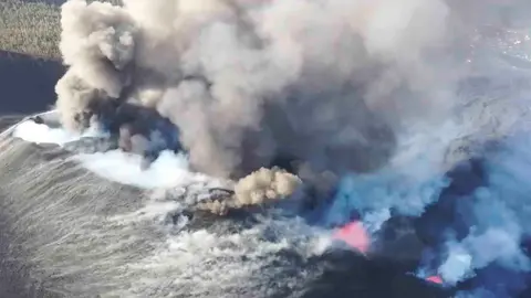 Surge una nueva boca en el volc&aacute;n Cumbre Vieja de La Palma | Involc&aacute;n