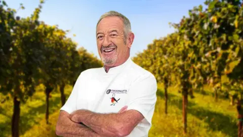 Este es el sueldo que paga Karlos Agui&ntilde;ano por trabajar en la vendimia