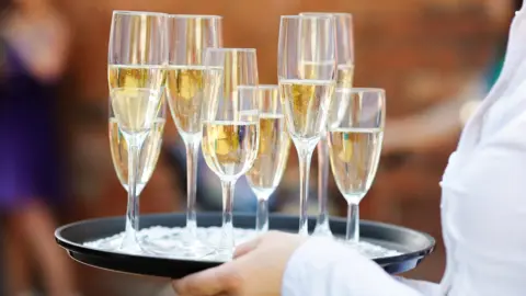 Huelva baja su tasa de paro: La provincia registra un 8.364 menos de parados que el a&ntilde;o pasado