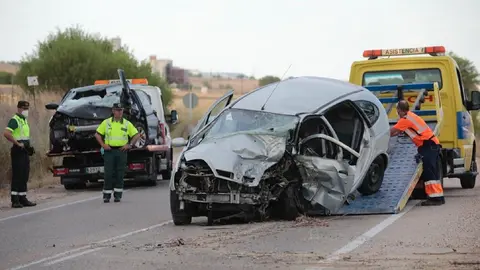 Un hombre ha muerto tras el brutal choque entre dos coches en Granada