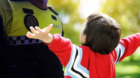 C&aacute;ndido Rivera, h&eacute;roe de la Polic&iacute;a Local de Algeciras: Salva a un beb&eacute; de morir asfixiado