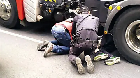 Muere un peat&oacute;n atropellado por un cami&oacute;n en Granada