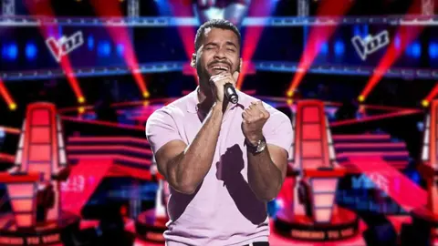 Conocemos a Carlos &Aacute;ngel Vald&eacute;s, el cantante cubano de La Voz que hizo saltar a los coachs
