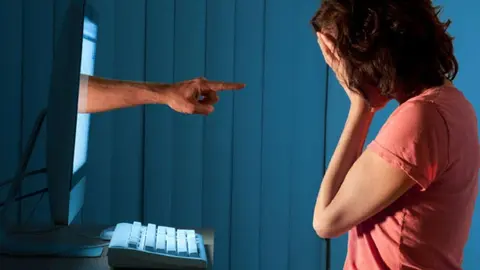 Un hombre se enfrente a una condena por acoso en Granada