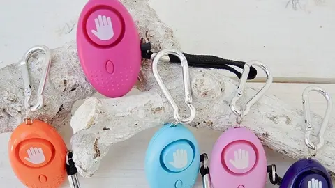 El llavero espanta violadores