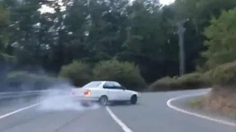 Conduce ebrio y de forma temeraria por Roquetas