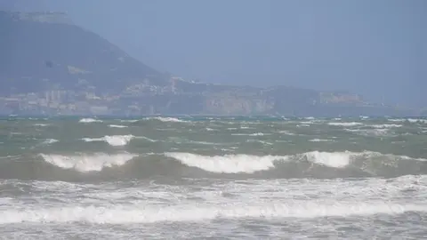 Alerta amarilla por fuerte oleaje en el Estrecho de Gibraltar