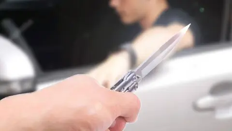 Un joven ha sido apu&ntilde;alado en Granada