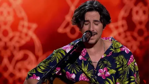 As&iacute; es Pepe Borrero, el sevillano que impresion&oacute; a Luis Fonsi y Pablo Albor&aacute;n en La Voz de Antena 3