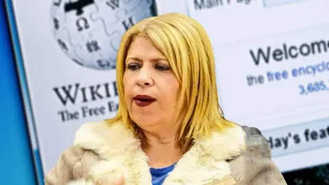 El alcalde de Jerez es Sergio S&aacute;nchez Noveno en lugar de Mamen S&aacute;nchez, seg&uacute;n Wikipedia