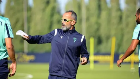 &Aacute;lvaro Cervera dirige la sesi&oacute;n de entrenamiento