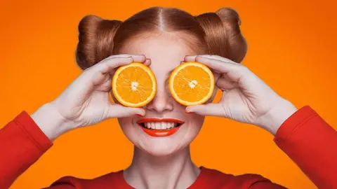 Aporta energ&iacute;a a tu cuerpo comiendo naranja