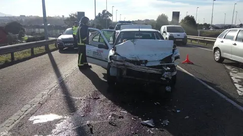 Choque entre varios coches en Granada