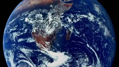 La tierra puede volver a volcarse sobre su propio eje