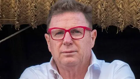 Jorge Cadaval, de Los Morancos, celoso por completo con el Satisfyer: "Que te lo abra &eacute;l"