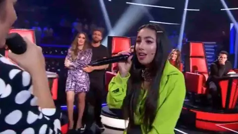 Mar&iacute;a Jos&eacute; Llergo emociona al p&uacute;blico de 'La Voz' homenajeando a Lola Flores