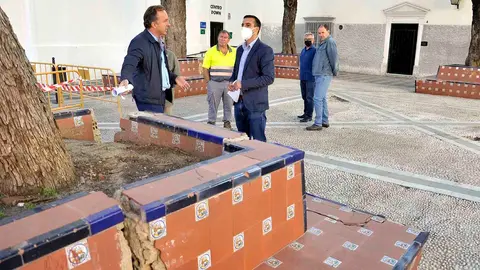 El Ayuntamiento de Jerez act&uacute;a en el Barrio de Santiago ante la llegada de las zambombas