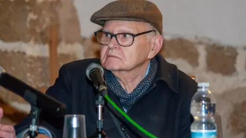 El escultor Nando Ben&iacute;tez