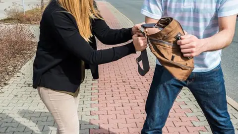 Robo con violencia a una joven en C&oacute;rdoba