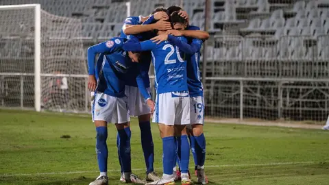 Ciudad de Lucena - Xerez CD: Duelo de aspirantes al ascenso