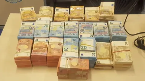 Una red ha estafado m&aacute;s de 1,5 millones de euros a 200 personas