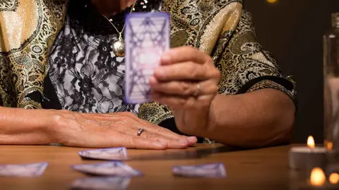 Las mejores tarotistas y videntes buenas de Sevilla