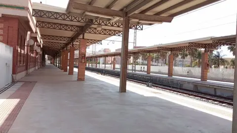 Las v&iacute;as del tren de la Avenida del Mediterr&aacute;neo en Almer&iacute;a