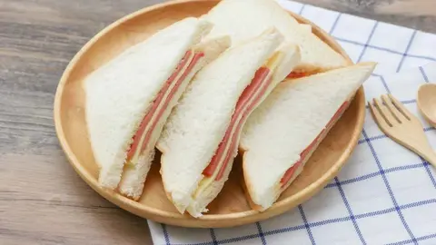 El peligro del bocadillo de jam&oacute;n con queso 