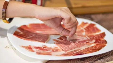 Filtran cup&oacute;n de descuento de un jam&oacute;n ib&eacute;rico de 9 kilos que arrasa en ventas