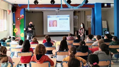 Alumnos de Primera de Jerez recibir&aacute;n consejos de la Polic&iacute;a Nacional para prevenir la violencia en colegios