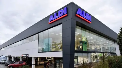 Aldi se suma a la moda de los relojes inteligentes a precio de ganga a d&iacute;as de San Valent&iacute;n