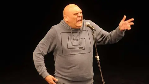 El Comandante Lara revoluciona YouTube con su nuevo chiste