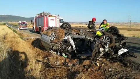 Muere un hombre de 72 a&ntilde;os tras volcar su coche en Guadalcanal