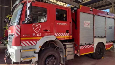 La Diputaci&oacute;n de M&aacute;laga manda un cami&oacute;n equipado de bomberos a La Palma
