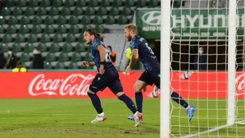 Haroyan y Espino son dos jugadores fijos en la zaga elegida por &Aacute;lvaro Cervera en el C&aacute;diz CF

Fuente: CCF