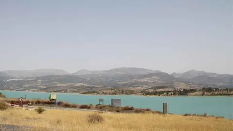 Presa Vi&ntilde;uela (M&aacute;laga)